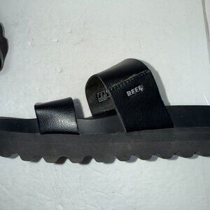 Women's Size 8 Reef slide on sandals